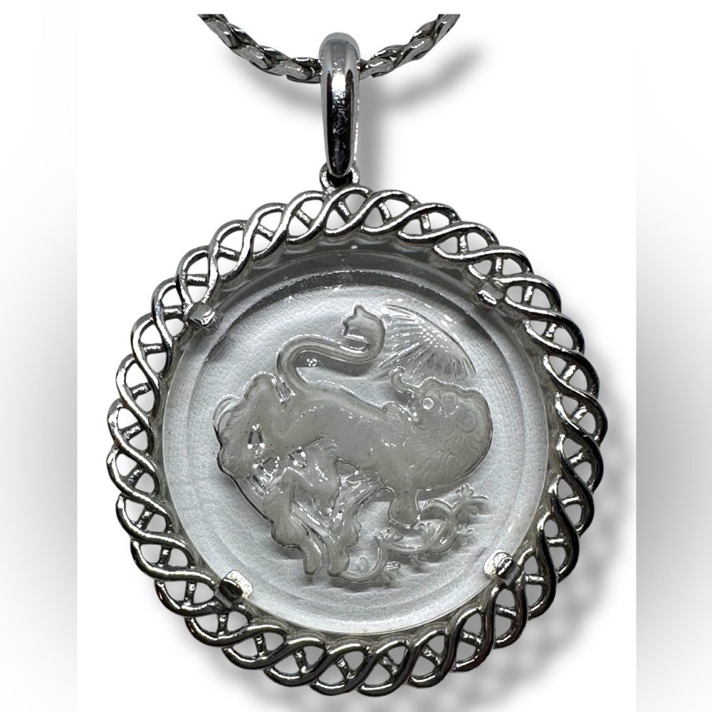 Vintage Trifari zodiac horoscope lion pendant necklace silver tone 16 inches